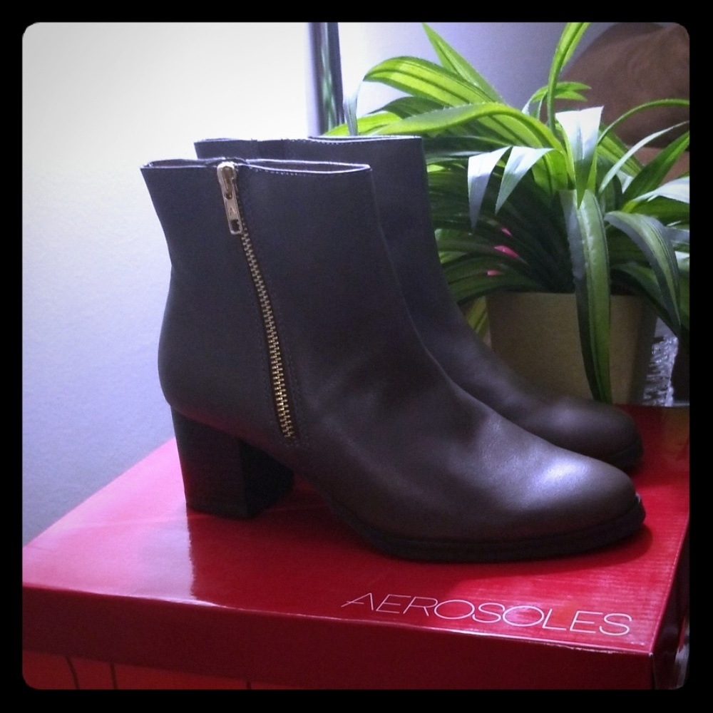 Womens Dress Short Boots. Aerosoles Boomerang Ankl
